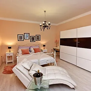 https://apartments-villa-herak.in-istria.net