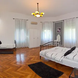  Apartment Barbara